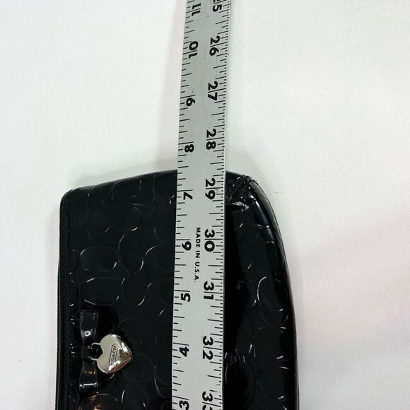 Coach Wallet Black  Peyton Art Op Patent Embossed Heart Bow Wristlet - Picture 5 of 8